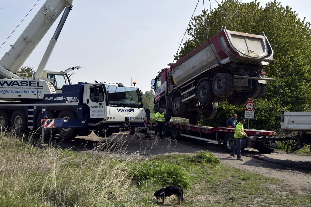 Schwerer VU LKW Zug Bergheim Kenten Koelnerstr P555.JPG - Miklos Laubert